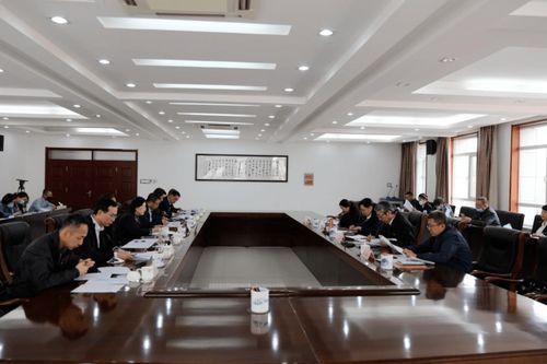 和彦苓在包头调研时强调,弘扬劳模精神劳动精神工匠精神,推动产业工人队伍建设改革向纵深发展,团结广大职工建功 十四五 ,奋进新征程